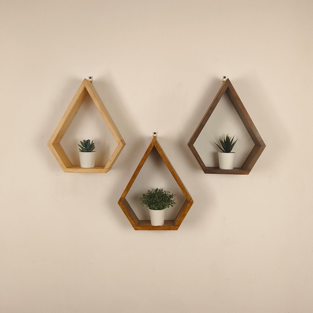WILLIAM III Diamond Shaped Set of 3 Wooden Wall Shelves - Image 2