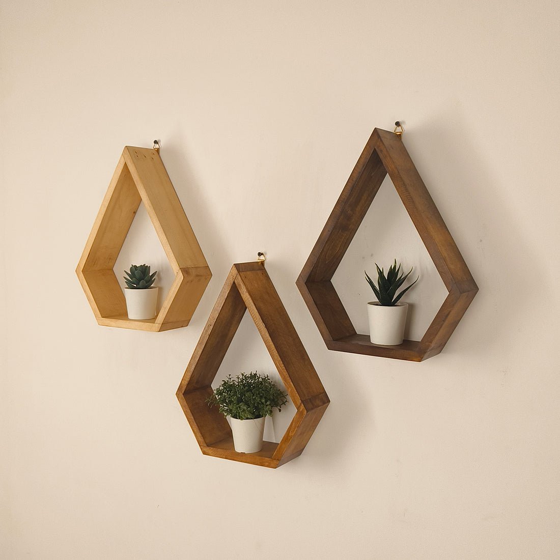 WILLIAM III Diamond Shaped Set of 3 Wooden Wall Shelves - Image 5