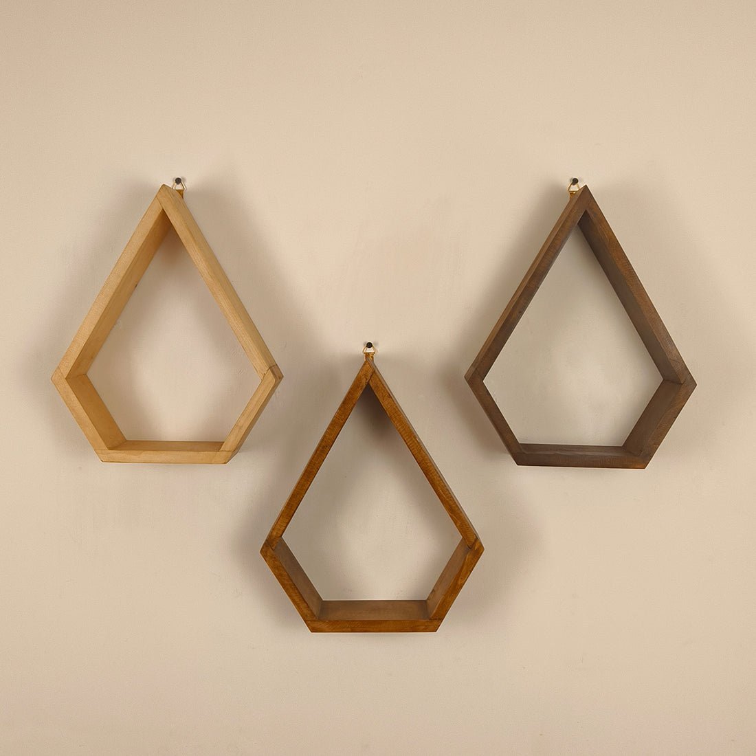 WILLIAM III Diamond Shaped Set of 3 Wooden Wall Shelves - Image 9